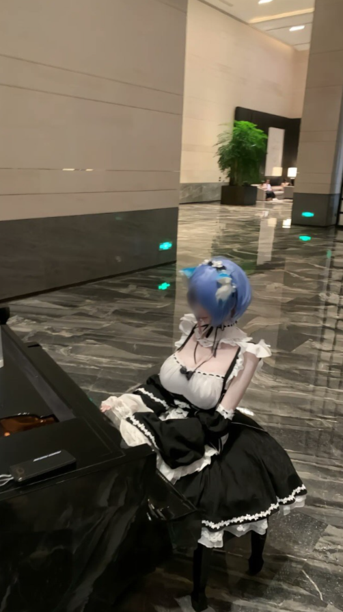 こう見えてピアノ弾けませんっ