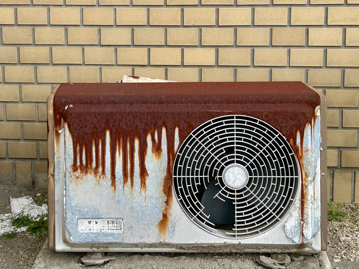 Leroy様、専用です。 他の方は購入しないでください。室外機 見方によってはなかなかアートな室外機😅