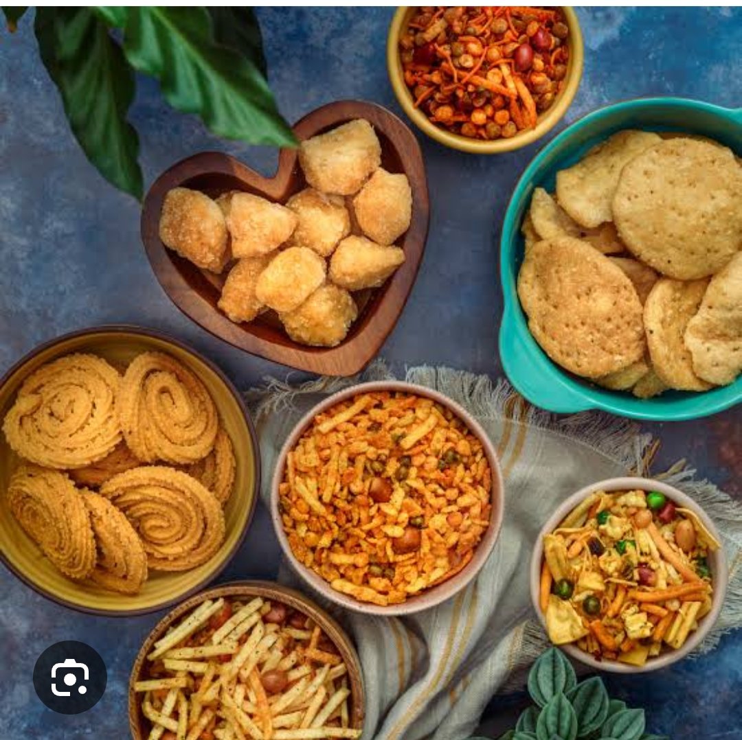 pankajm65's tweet image. शुभ संध्या प्रिय X मित्रों✨☕🌺💕💓🤗

किसको बोलूँ हेलो और किसको बोलूं हाय,
हर टेंशन की एक ही दवा है — अदरक वाली चाय!
एक अजीम तोहफा है चाय भी,
सिर्फ ये बात चाय पीने वाले ही जानते है।

आओ दोस्तों, साथ में शाम की चाय पीते हैं
✨🤗☕🥰😊🍰🍟♥️❤️❣️

#TeaLovers