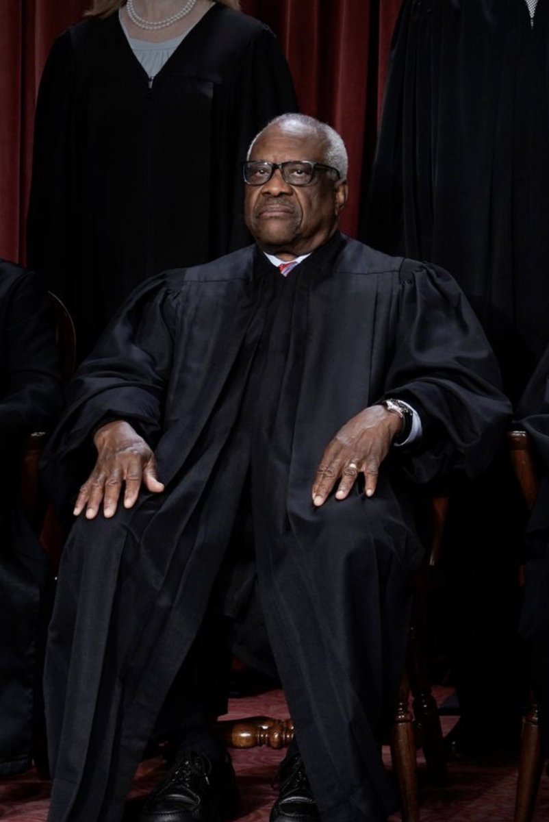 MAGAVoice's tweet image. Would you support Clarence Thomas becoming the Chief Justice of the Supreme Court ?