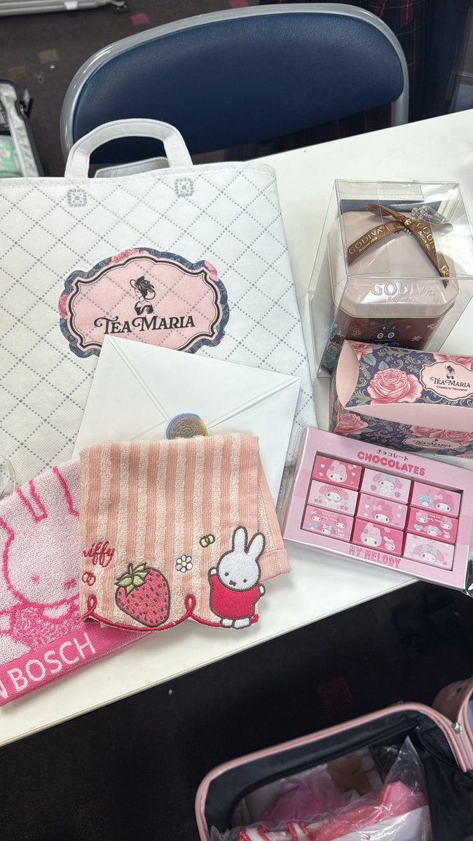 天音あずは tweet media