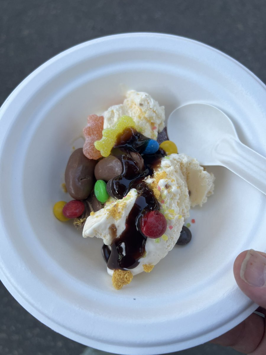 charlesdavis75's tweet photo. Saturday night cocktails and homemade dessertsβ bar. Perfect combo after a surf coast run. #beachweekend https://t.co/nTLfwemEn2