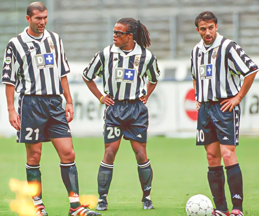 The Extreme Football Enthusiast tweet media