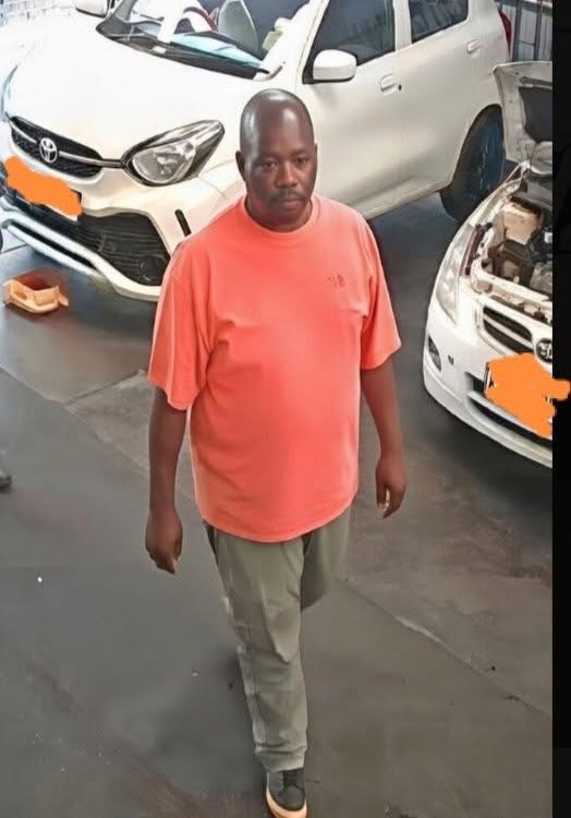 Man’s NOT Barry Roux tweet media