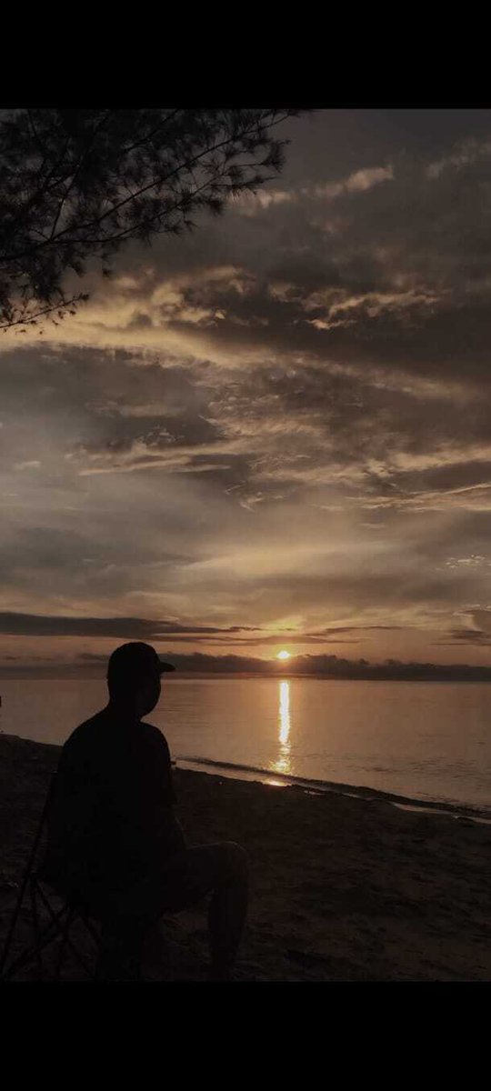 Travel memory while on holiday at the beach to see the sunrise
<a href="/DataHaven_xyz/">DataHaven 🫎</a>