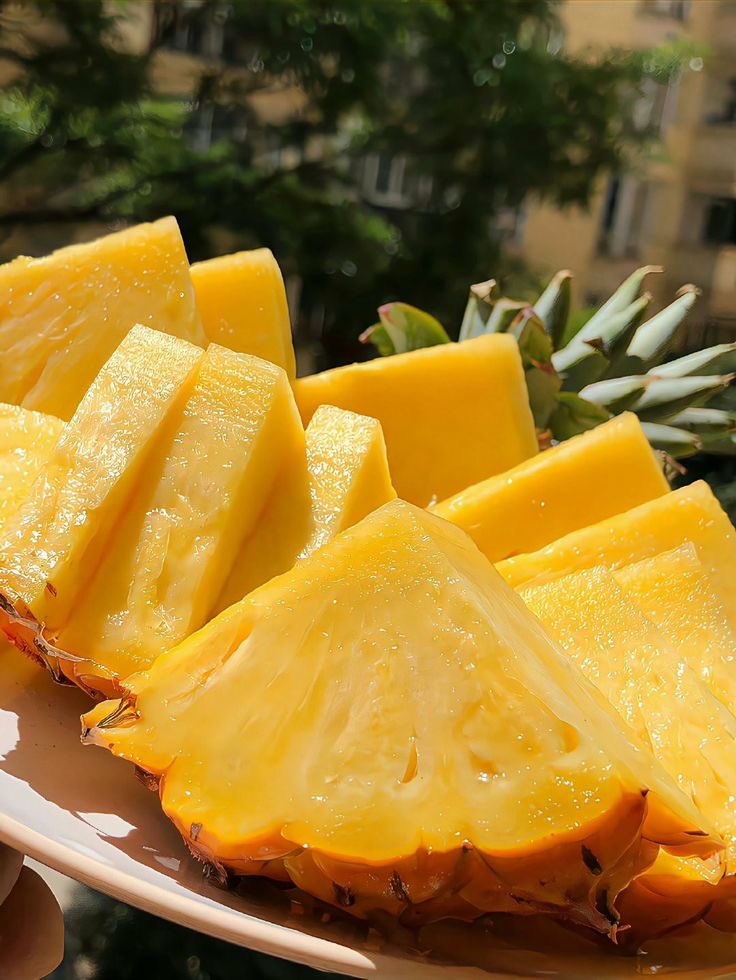 sheis_Z's tweet photo. Pineapple.                OR.                  Mango https://t.co/MLlybK20pM