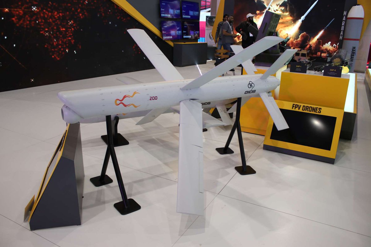 defence_insider's tweet image. Pakistan's 🇵🇰 premier defence conglomerate, #GIDS, has unveiled the YALGHAR-200 loitering munition at World Defence Show 2026 in Riyadh.

Designed for autonomous operations, it has a max takeoff weight of 50 kg and a strike range of up to 200 km. With 90–120 minutes of endurance,