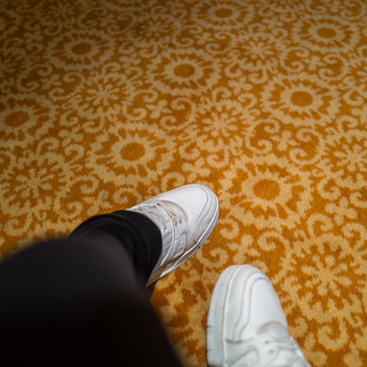 serenex_uk's tweet image. 被男票嫌弃LV的小白鞋里面不够黄～

于是被惩罚倒上满满的蒜香酱汁～

光脚穿进去黏糊糊油腻腻的呀～

#LV #路易威登 #Trainer #小白鞋 #球鞋 #运动鞋 #棉袜 #白袜 #惩罚 #反差 #毁鞋 #玩鞋 #虐鞋 #白富美 #富家女 #羞辱 #羞耻