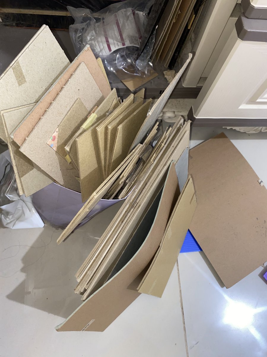 dhinuhes's tweet photo. Guys yg pnya go, ak ad bbrp bekasan yellow board siapa tau ad yg minat ini free ya dm aja kalo ada yg mauu, prefer yg bs daerah cibubur ya krna mls kl hrs packing lg https://t.co/hrpJzNDyRG