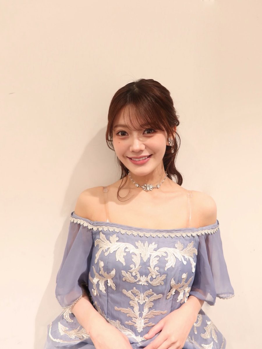 乃木坂46の 奥田いろは は とても可愛くて美しくて ステージでキラキラ