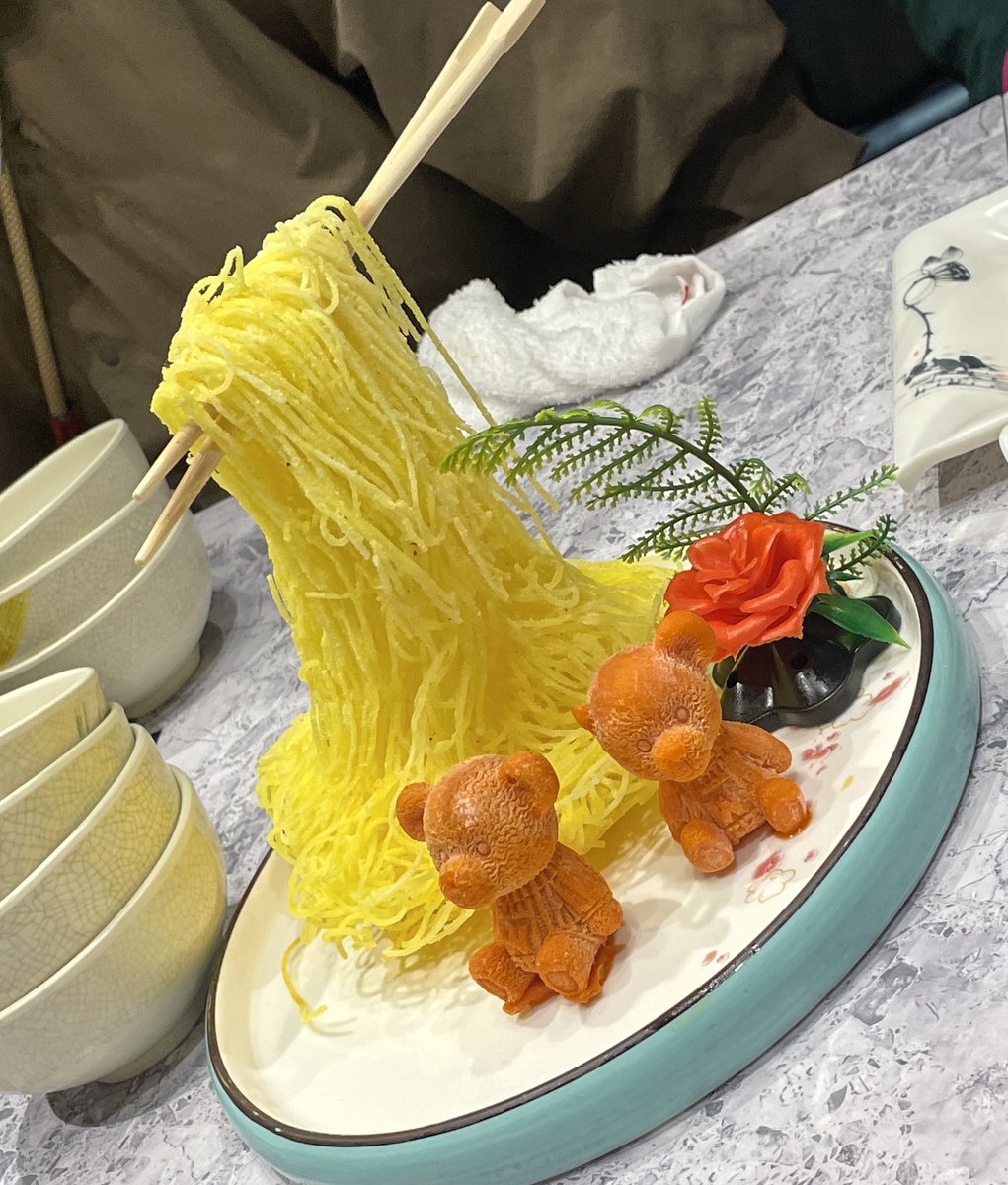 コミティア打ち上げで初火鍋キメた🌶️ 