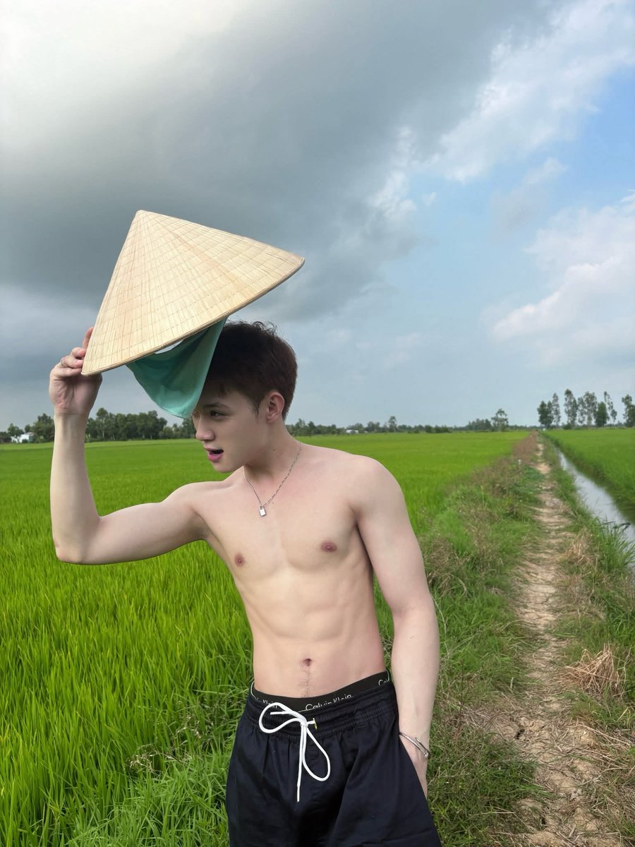 KimIn28238's tweet photo. Trai miền tâyyy @@ https://t.co/d0zJxeYchu