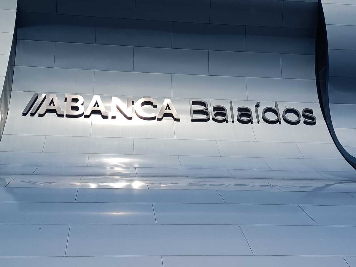 estadiosdb's tweet photo. 🏆Vigo insiste en un Mundial que no llega. “¿Por qué no pensar en grande?”

⚽️Abel Caballero amenaza a la RFEF con acudir a la FIFA y acusa a la Xunta de sabotear la candidatura de Vigo.

✅El Celta ve con buenos ojos un Balaídos para 40.000 personas.

🔗https://t.co/svJ9U1QQHc https://t.co/c9fJQrPFqp