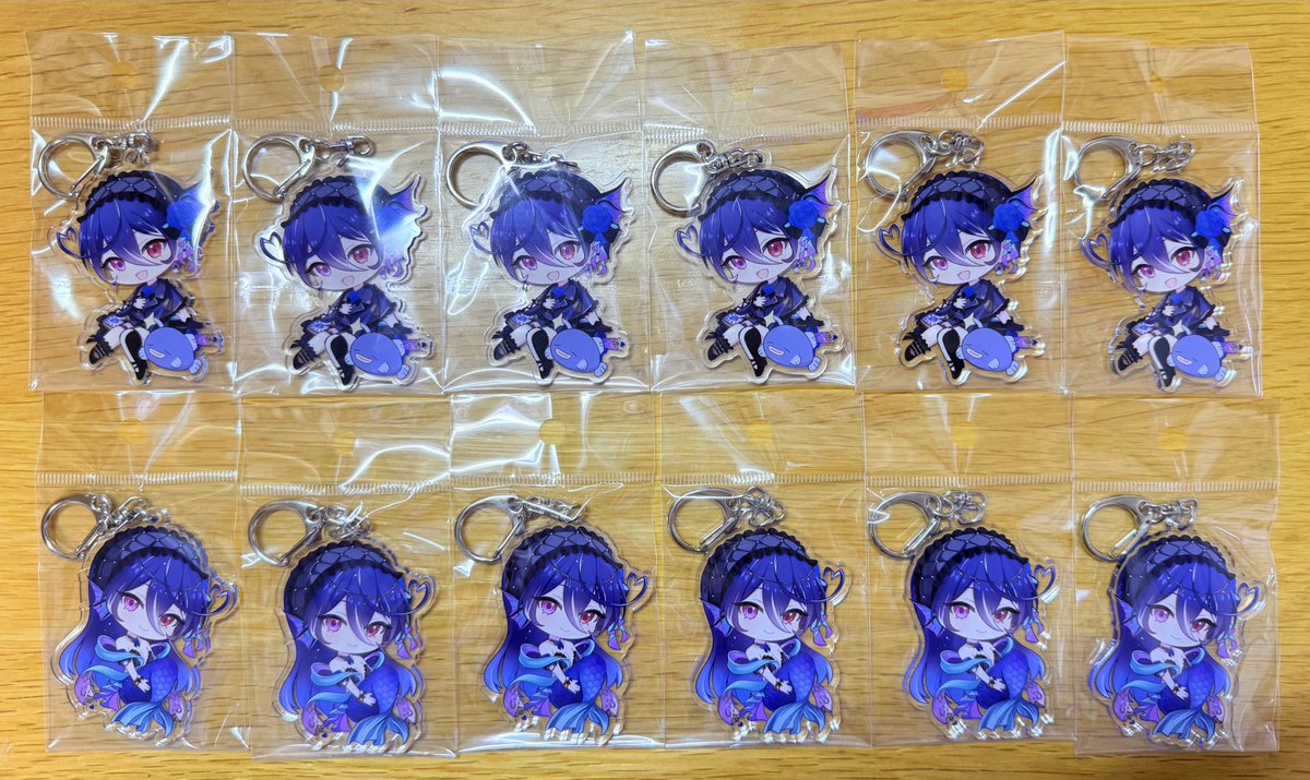 ヒカルちゃんのグッズ届いたー！
アクキーはちゃめちゃに可愛すぎる♡
チェキもほんとに全部が可愛すぎて、家宝です🐟落書きが1個1個手込んでてほんとに愛感じる😭もう大好きすぎる
 #碧海ヒカル 
 #ひかげテラス
