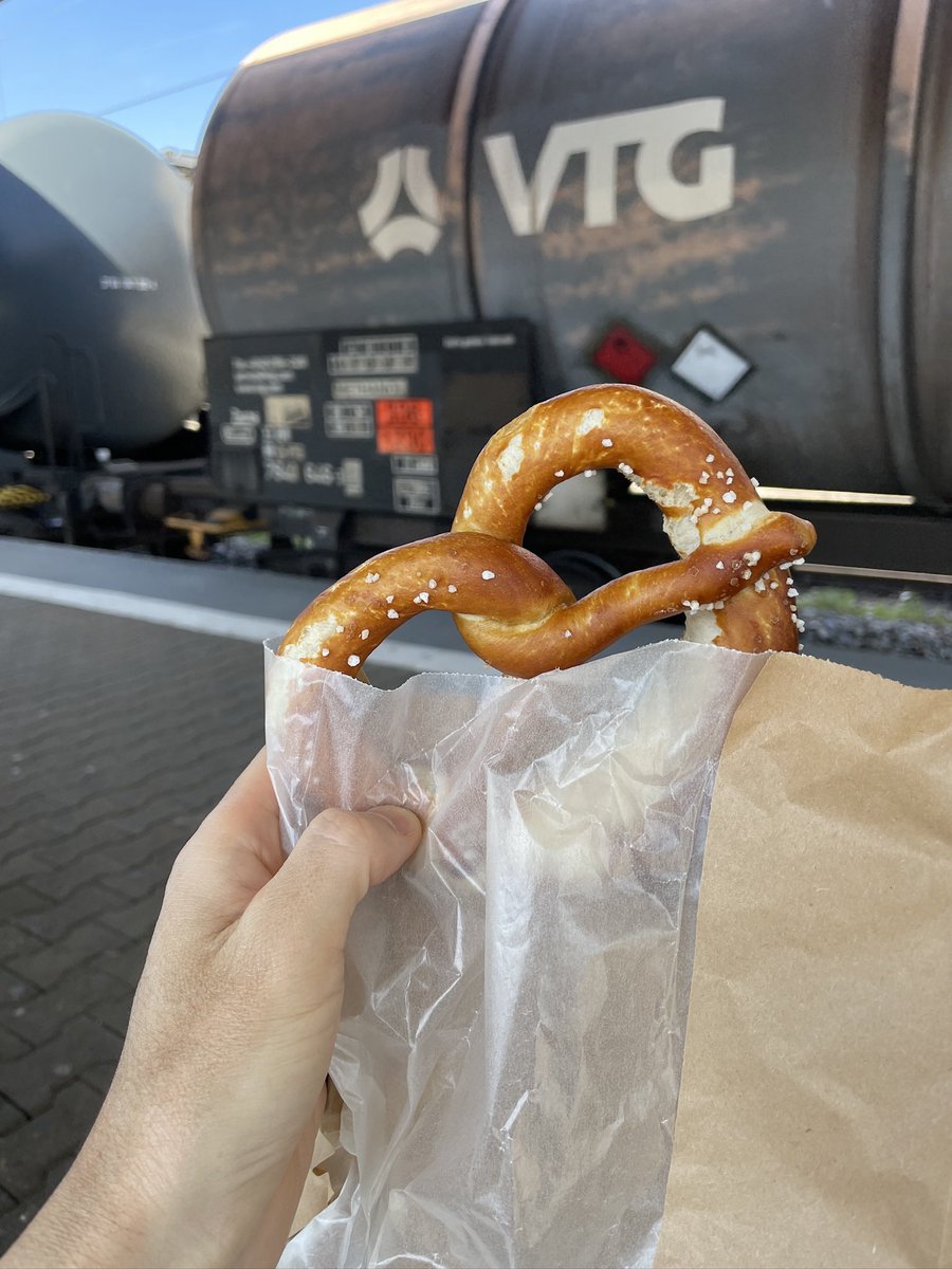 🥨こういうワイルドな食べ方も好きです。