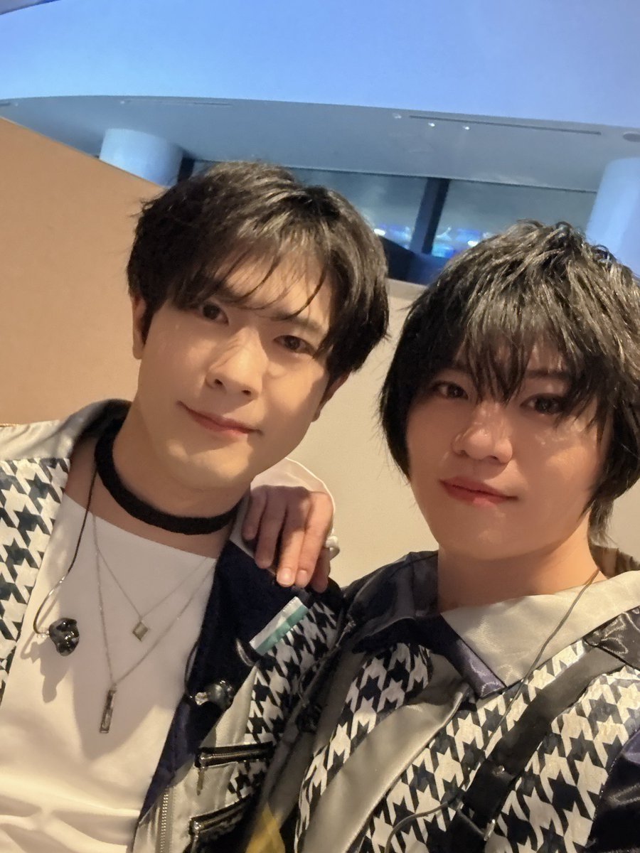 『HAMAツアーズpresents “おもてなしライブ" -Sparkle-』全公演が終了しました🤞

達成感がすごいです。

デュオ曲
「MY LIFE is NO CUT!」「ガラスワールド」
季肋は二曲あるから、みんなといっぱい歌ったり練習できたりして楽しかったです。

これからもよろしくお願いします。
#エイトリ
#おもライ