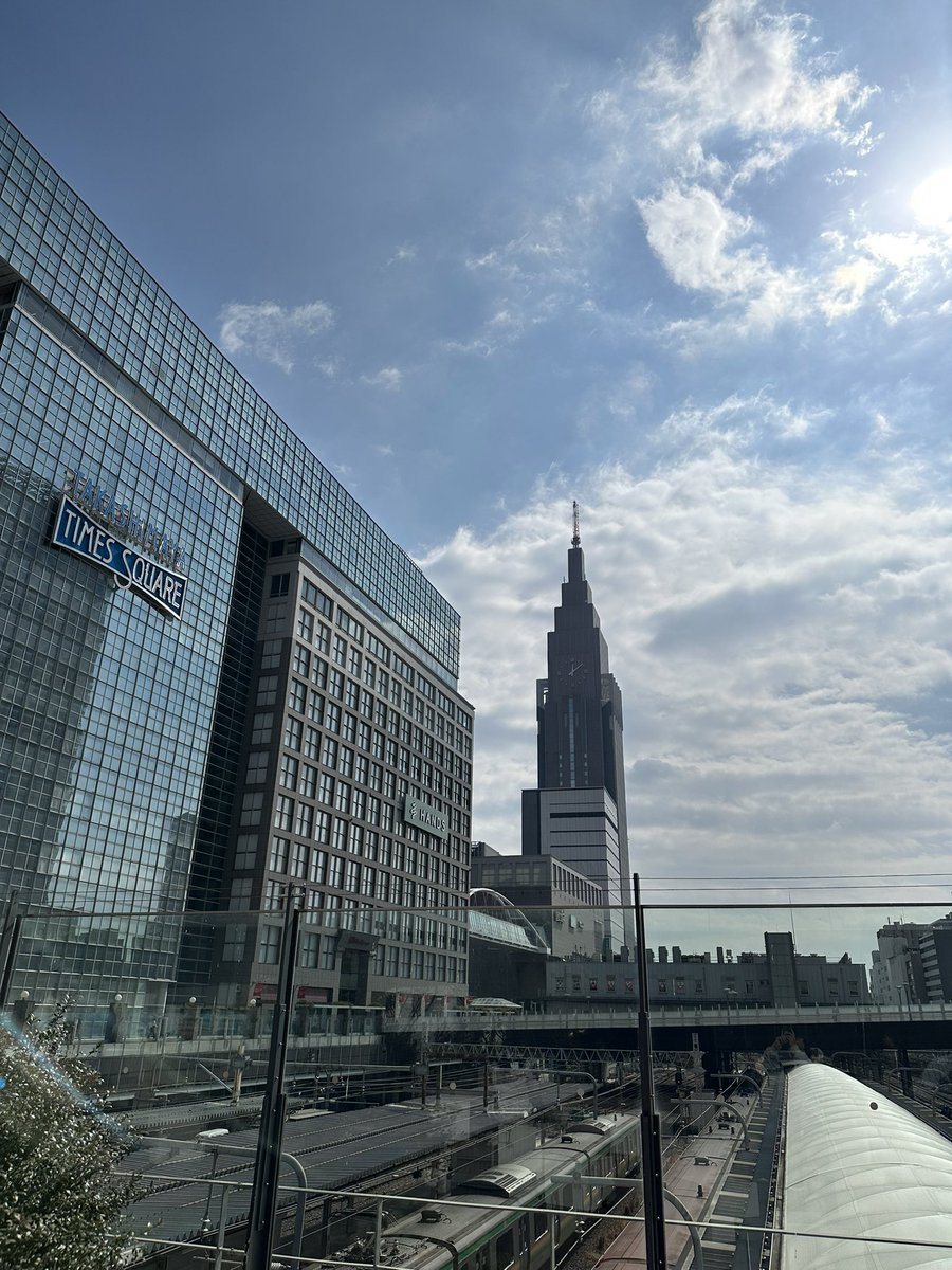mikiko628's tweet photo. 久々の新宿だったよ https://t.co/ZIM2bPEbUK