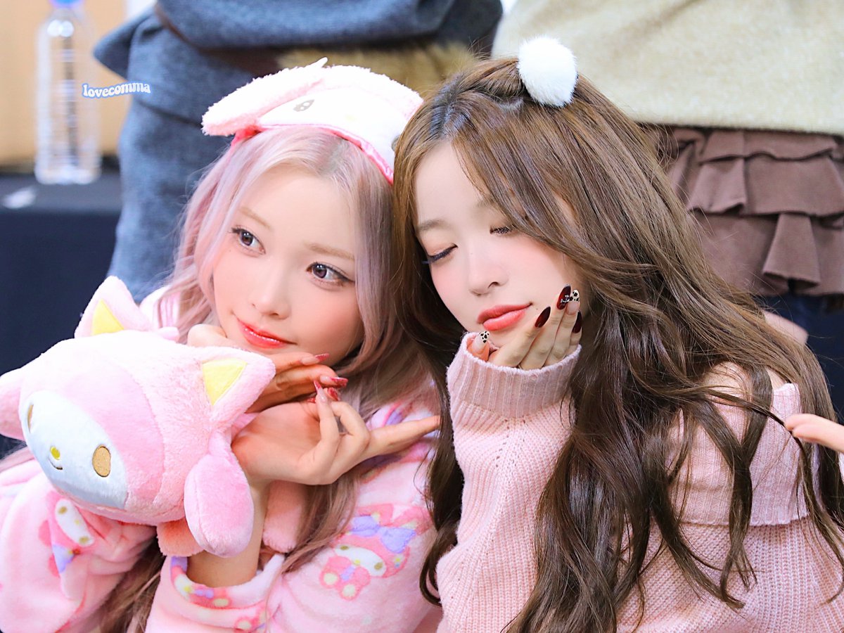 𝐥𝐨𝐯𝐞𝐜𝐨𝐦𝐦𝐚 tweet media