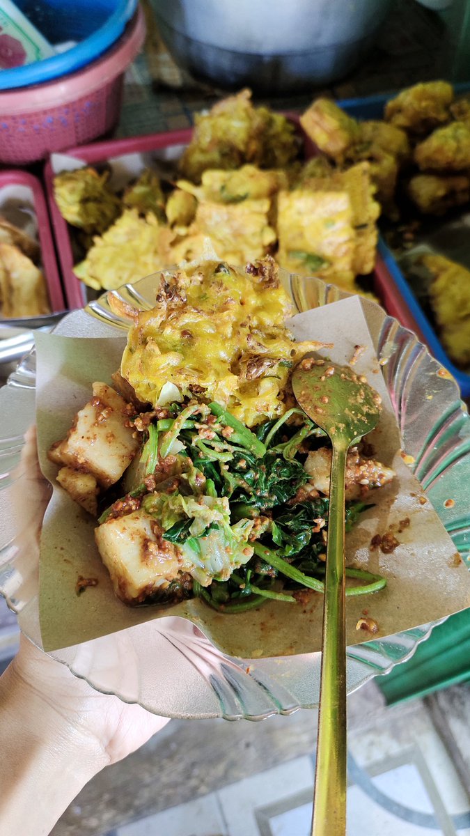 crfasy's tweet photo. @sinisetordulu Gendar pecel https://t.co/G1dATKoai1