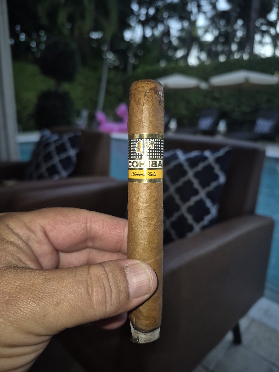 Cigars Random Sunday morning sampling. @Habanos_Oficial #COHIBA 🇨🇺 #CIGARLIFE 🔥💨 ...