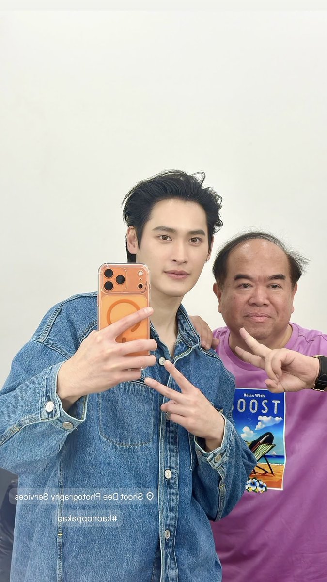 1inablueM's tweet photo. บอกแล้วท้อมีไว้ให้บ้านฟ้าถือ55555555555555 เจอทุกคนแต่ไม่เจอกันเอง🥲 https://t.co/BLa3Y1BfbZ