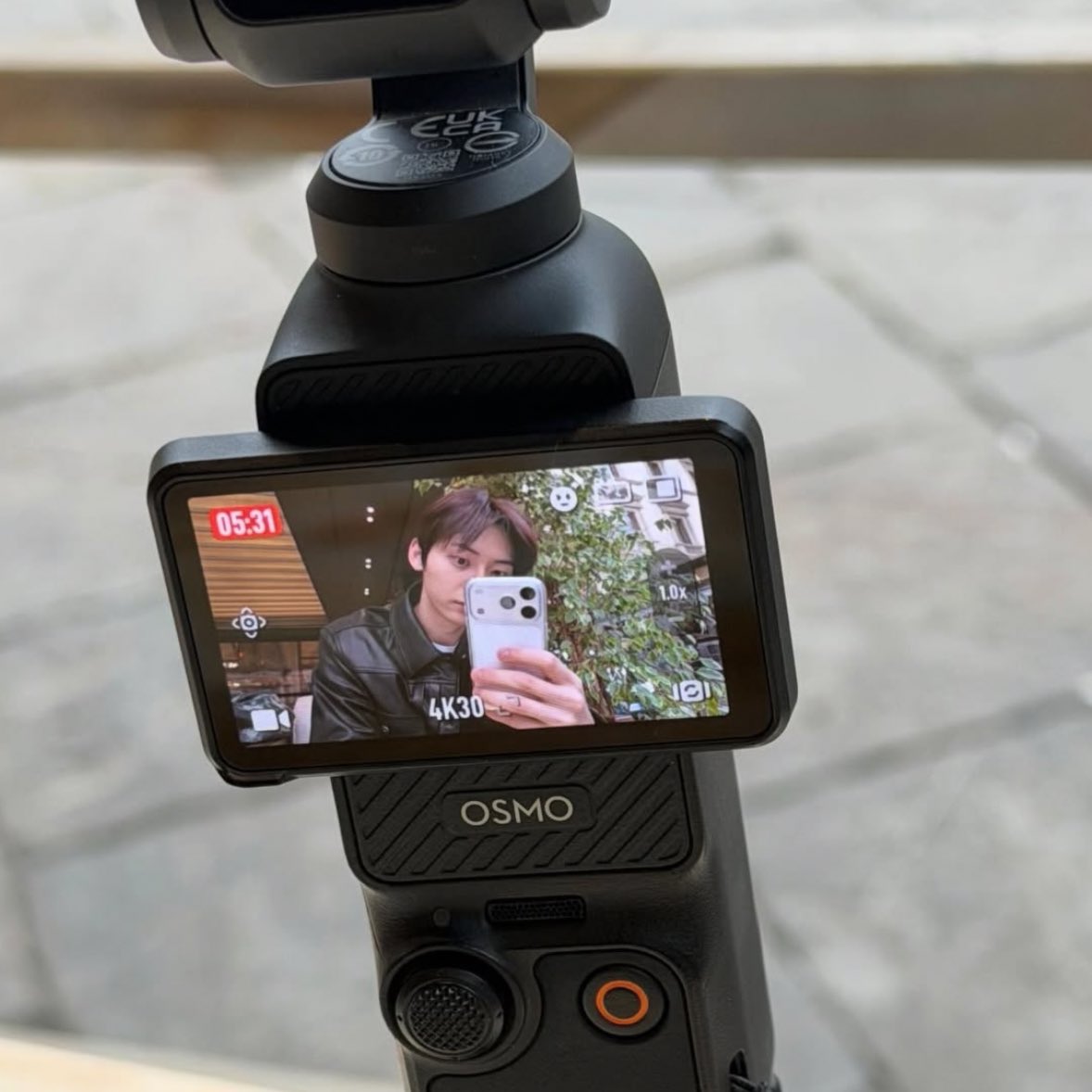 SEBASTIÉN. tweet media