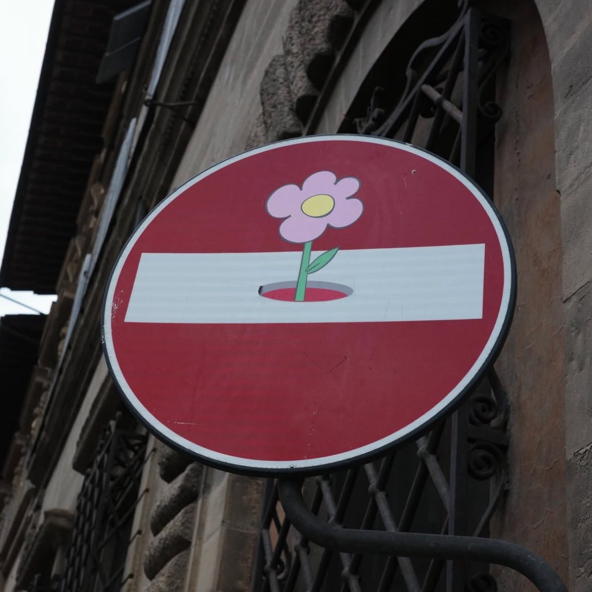 SEBASTIÉN. tweet media