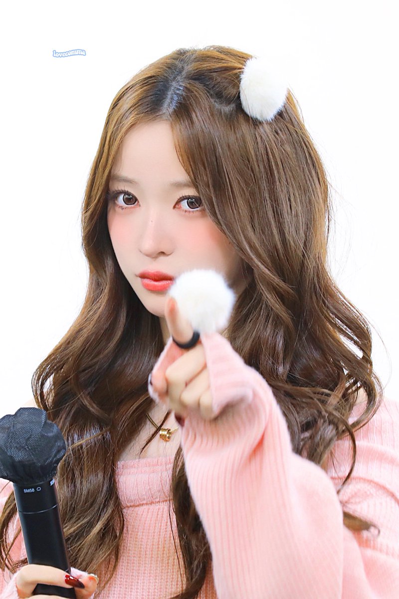 𝐥𝐨𝐯𝐞𝐜𝐨𝐦𝐦𝐚 tweet media