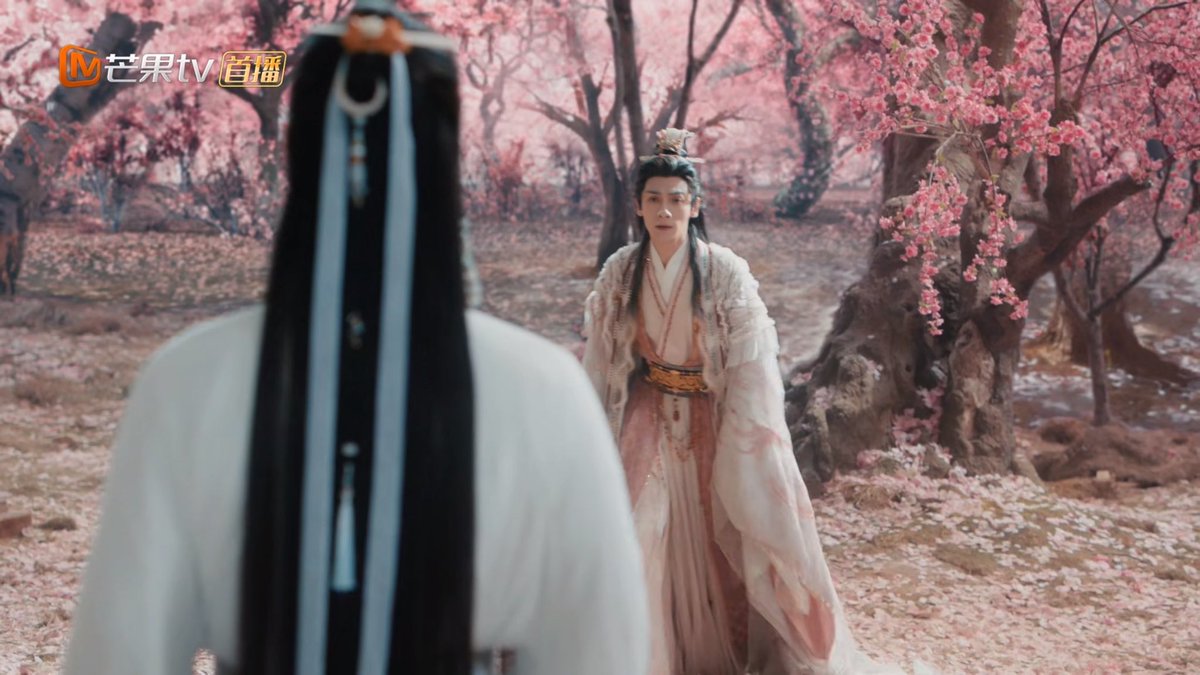 อาเสยวิ่งหาอาลี่ อาลี่วิ่งหาฟางโจว นี่คือความสัมพันธ์แบบใด(10คะแนน)