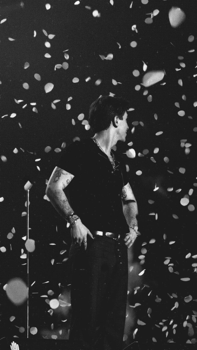 juulia6_'s tweet photo. del parque al movistar @wallsitoo 🖤 https://t.co/ZczGzssx3M