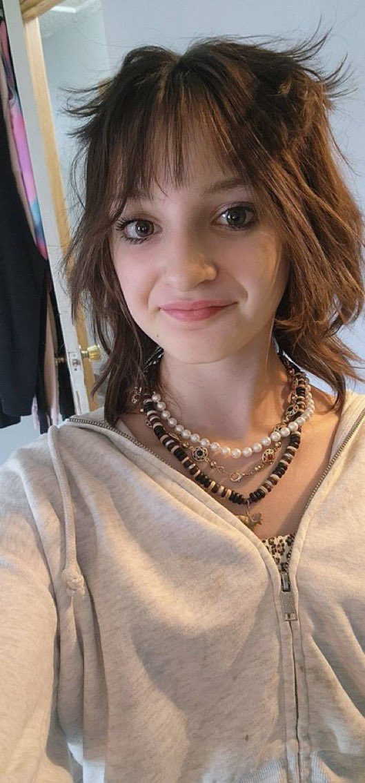 lelapindufutur's tweet image. Kylie Smith, âgée de 12 ans, a été assassinée par un terroriste transgenre dans son école au Canada.

Sa famille a dû annuler une cérémonie en sa mémoire suite à des menaces reçues de la part de militants transactivistes.