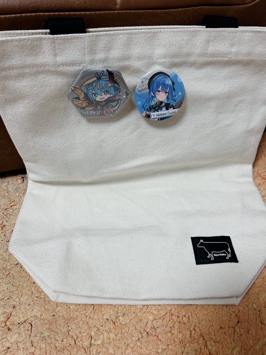 これからは痛バまではいかないけども ライブに行く時はバッグに缶