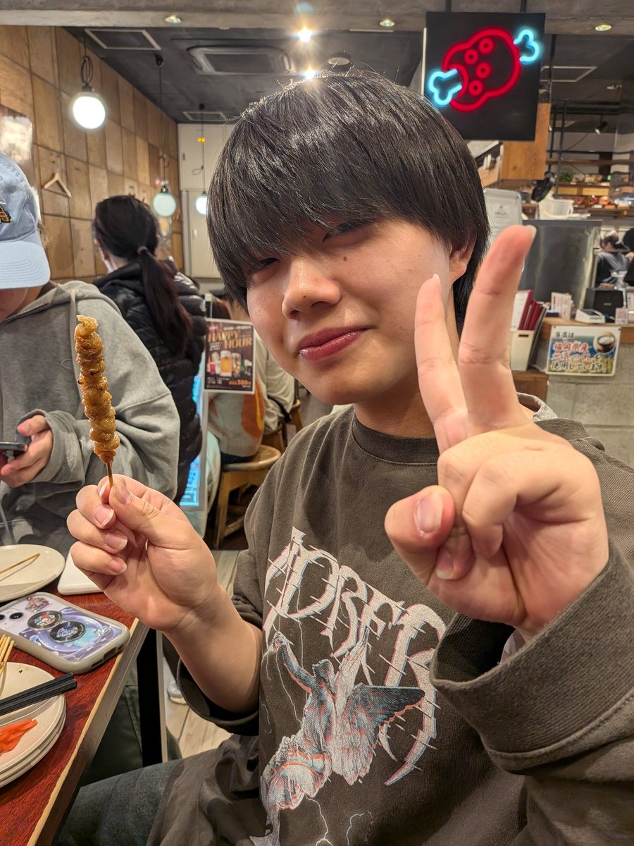 チロル tweet media