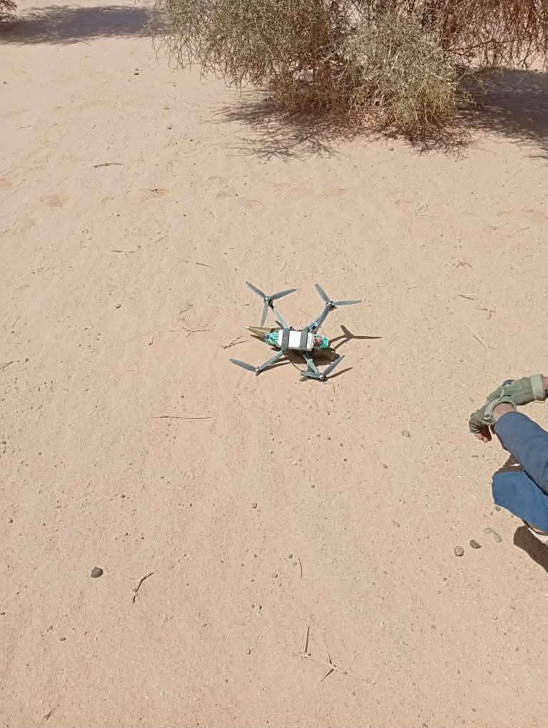 #Kidal
Le drone kamikaze de l’Africa-Corps n’a pas atteint sa cible, il a fini sa course par un atterrissage forcé à Terist à 18km au nord-est d’Amachach (Tessalit).
