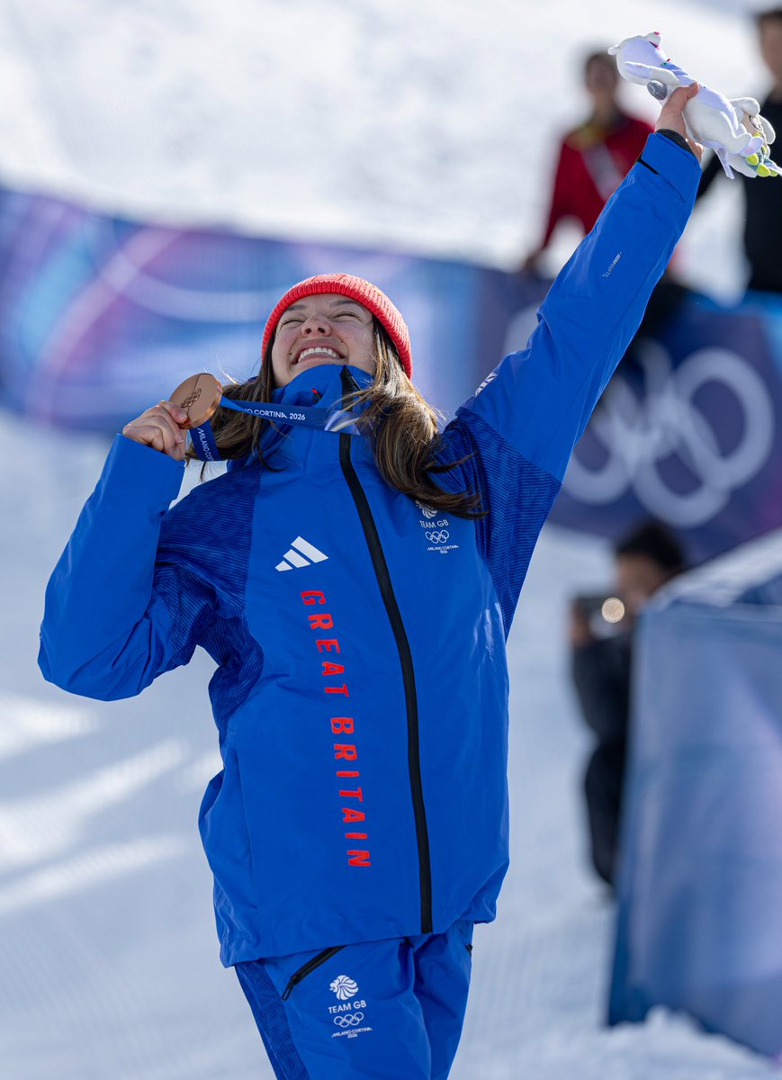 TeamGB's tweet image. The smile that is LIGHTING UP LIVIGNO ✨

Our Olympic bronze medalist 🫶

#TeamGB | #MilanoCortina2026
