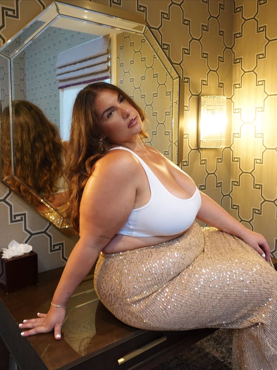 PlusSizeHub_1's tweet photo. Tally Sharp https://t.co/4AY1RY6feG
