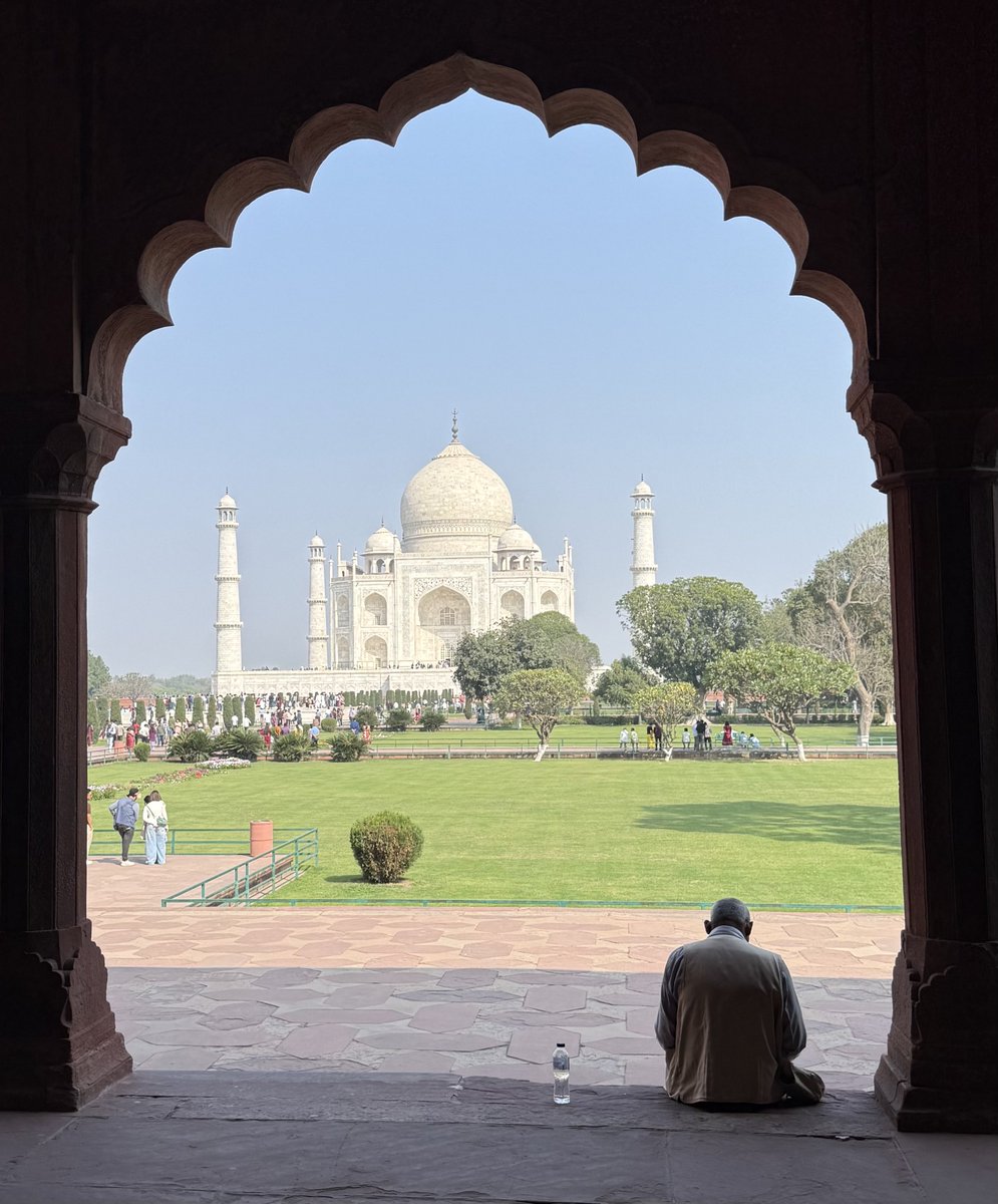 The Taj Mahal really is a wonder of the world worthy of its title. It exceeded all expectations.