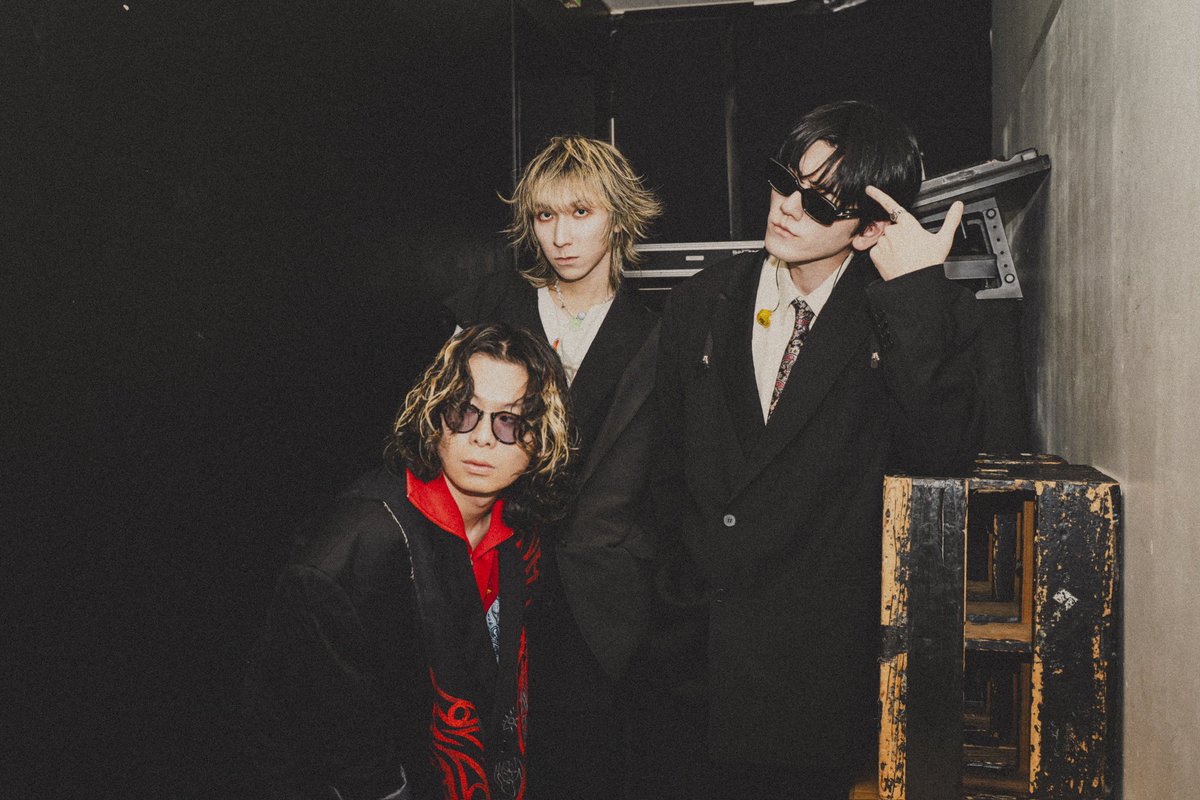 yuno_24hf's tweet photo. まじでサングラス一回取れかかったあぶない
それだけ大阪セミファイナルの勢いやばいってこと。
さあDannie Mayを聴く者たちよ東京ラスト、覚悟は良いかい。 https://t.co/iczRdDYb63