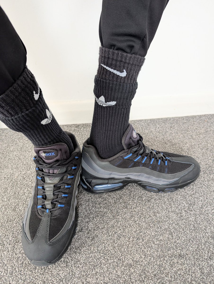 Danny 🧦👟 tweet media