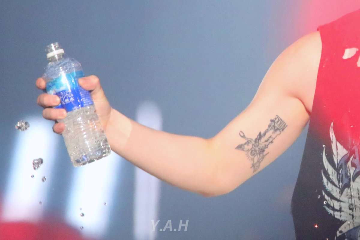 𝙔.𝘼.𝙃 tweet media