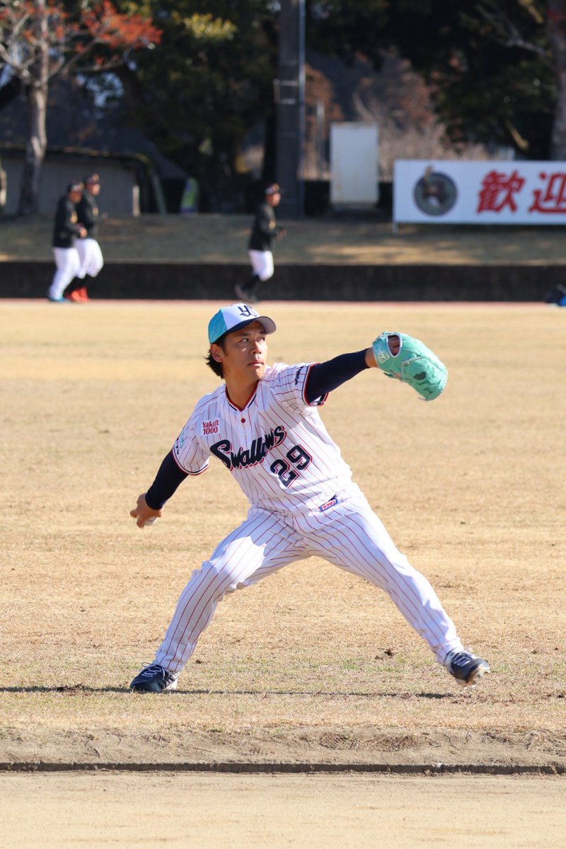 しお tweet media