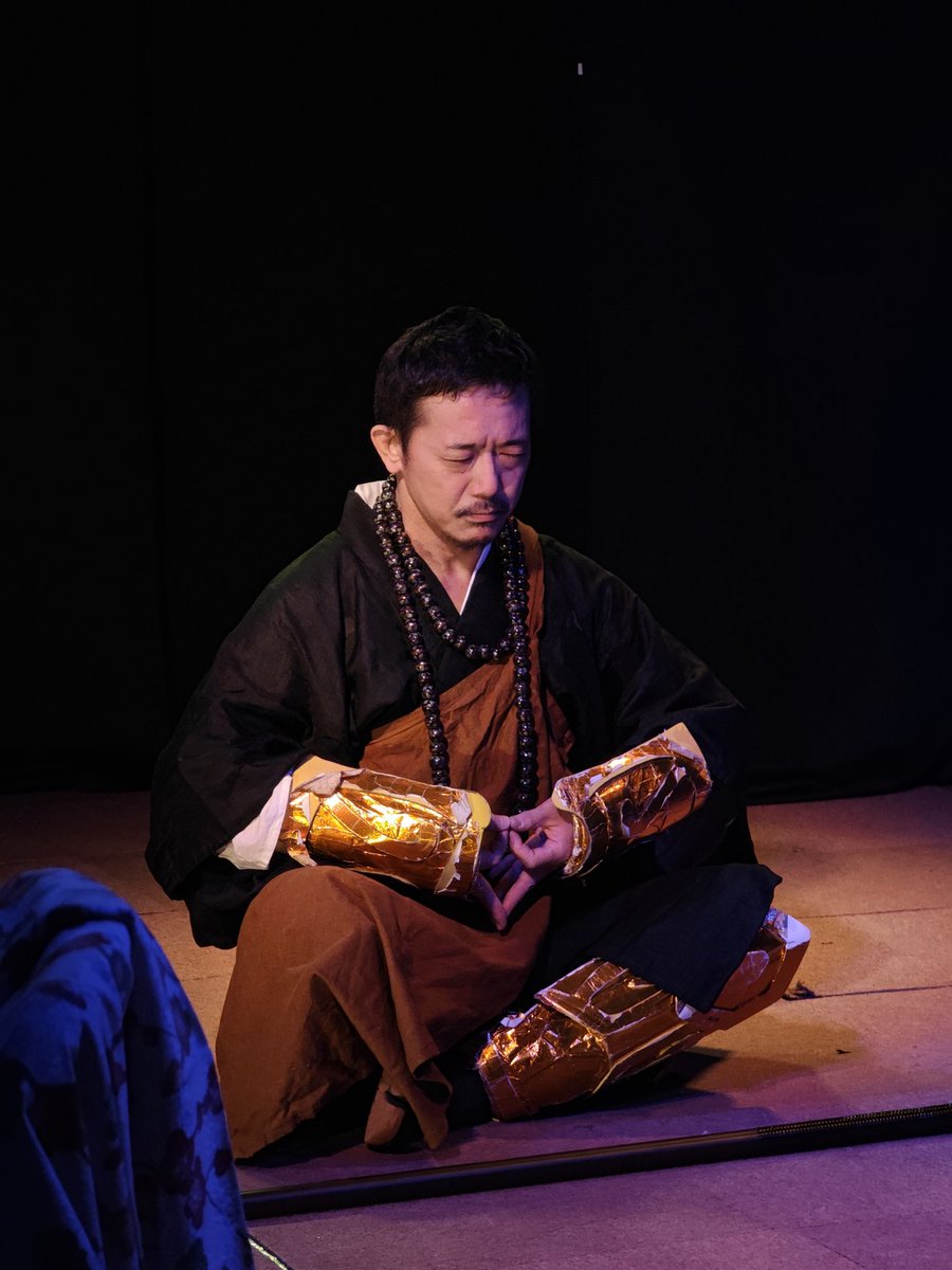 minithater_Pico's tweet photo. 〈主催公演案内〉
PICO2企画公演その22
「よいこの劇場」
13時　エピソード2(満席)
17時　エピソード1
明日公演です。旧作の17時回はまだ余裕あります。公演を微妙に重ねた旧作はよい感じにこなれておりますので一昨年の初演を観た方もぜひ。写真は旧作より。 https://t.co/5RpjK7lj88