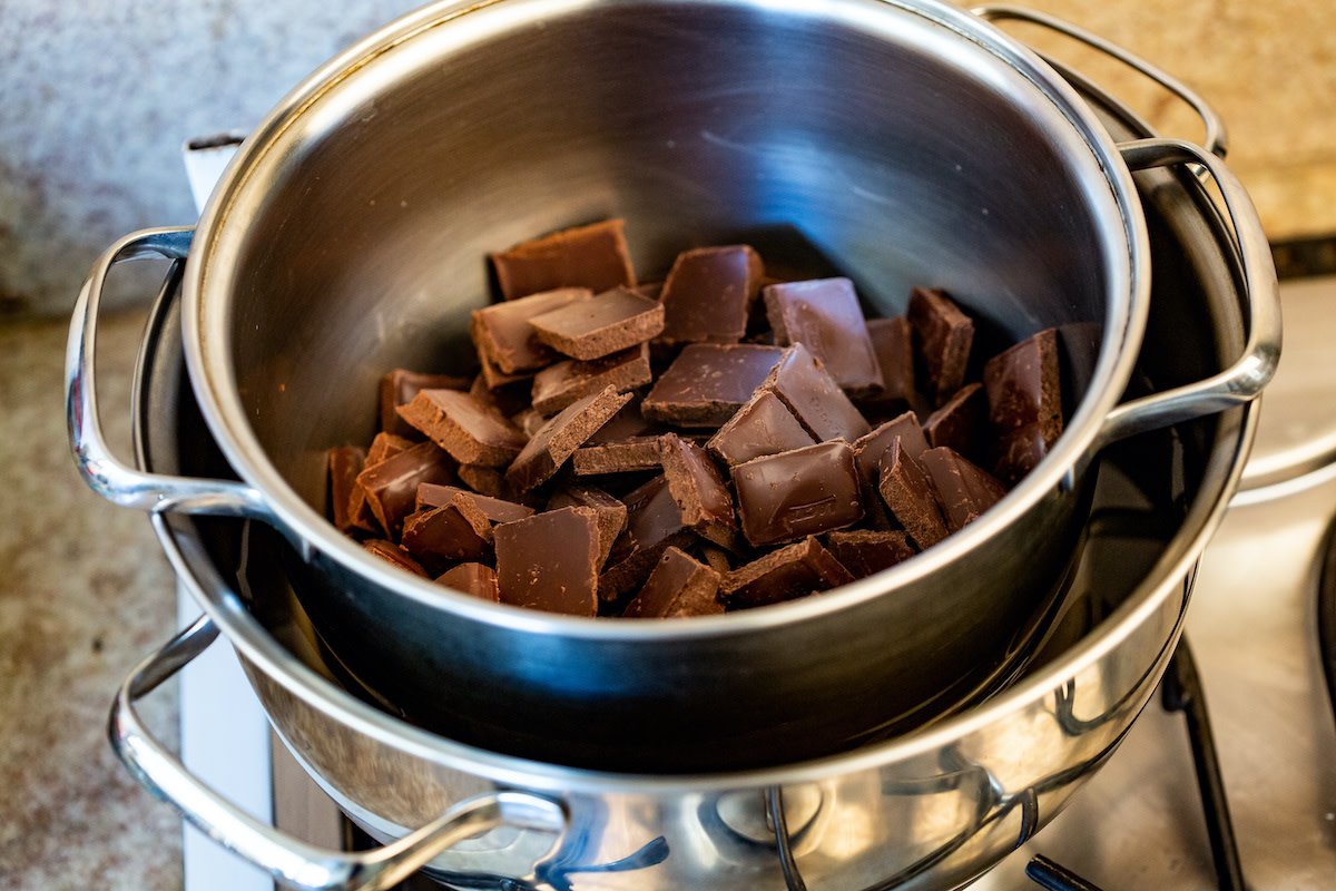 _crazyalchemist's tweet photo. The bain-marie used in every kitchen today is named after Mary the Jewess, a 1st-century CE alchemist who invented it, along with the distillation apparatus that would form the basis of all later chemistry. https://t.co/NcEZtiBQVs