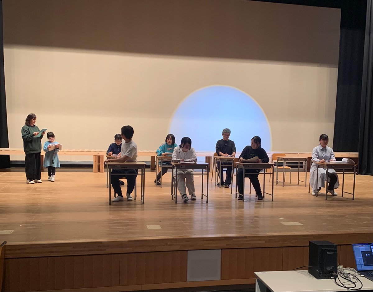 yappeshi_'s tweet photo. 公演舞台となる中ホールで初の通し稽古を終えました！残りの二週間でまだまだ磨き上げられそうです！
＃北上市　＃北上市民劇場 https://t.co/filkHlgrZE
