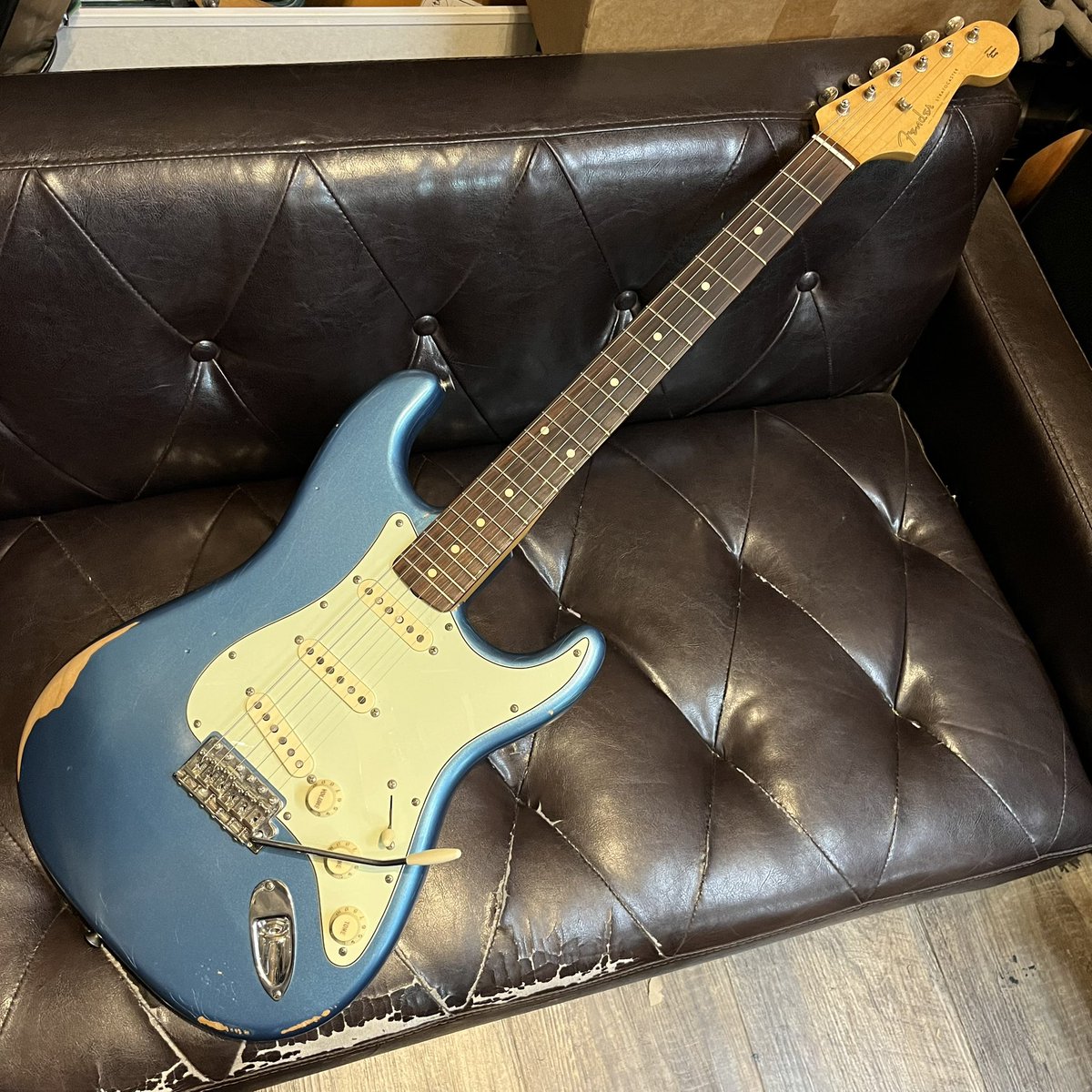 新入荷② Fender Vintera Road Worn 60s Stratocaster 長年使い込まれ