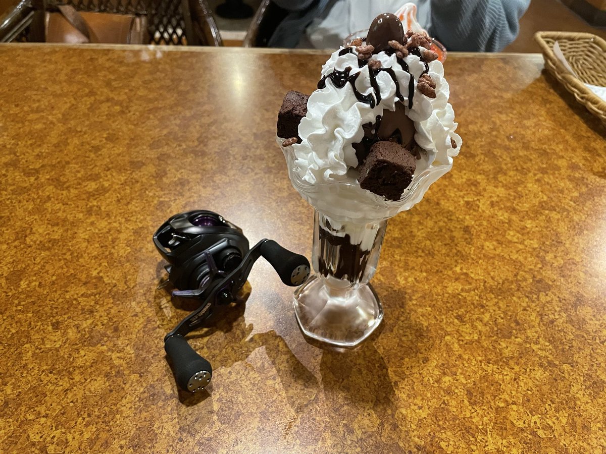 ドボンチ tweet media