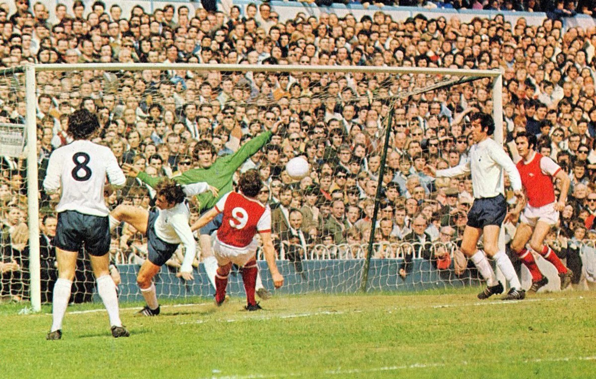 Big Pat to the rescue with Ray Evans and Mike England watching on!