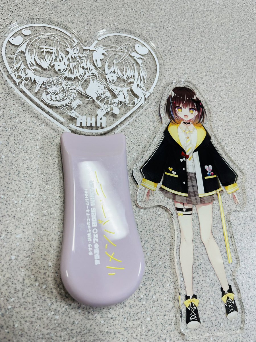 飴川紫乃🍭4周年グッズ期間限定🍬 (@amekawashino) / Posts / X