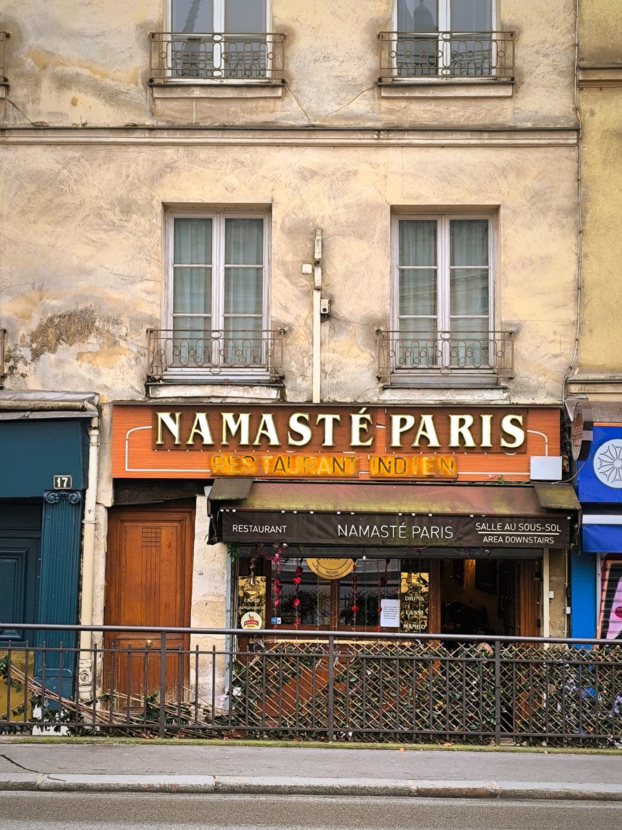 PARIS ✨
Namasté 🙏