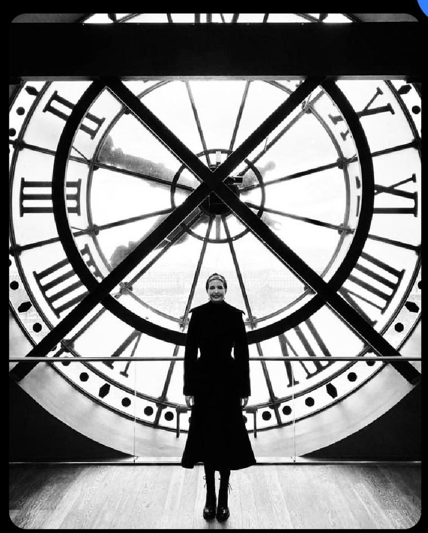 Q(Source tweet media